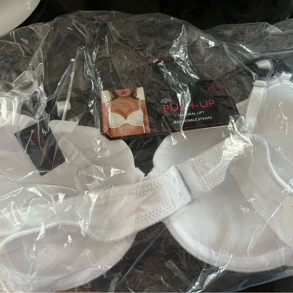 NOBO White Push-Up Bra with Natural Lift NEW in pkg